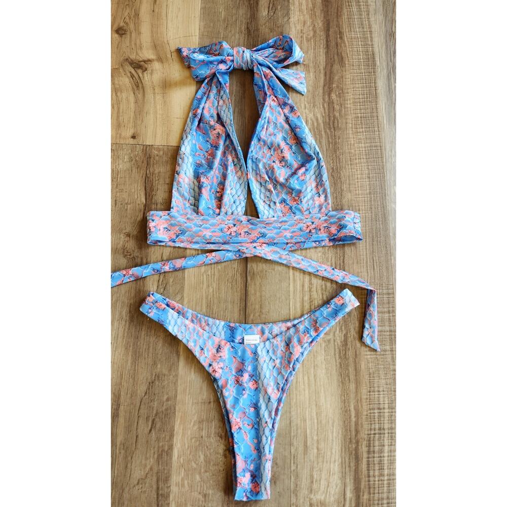 Strawberry Milk Mob Aquamarine 2 Pc Bikini Size Med Blue Pink PERFECT halter...